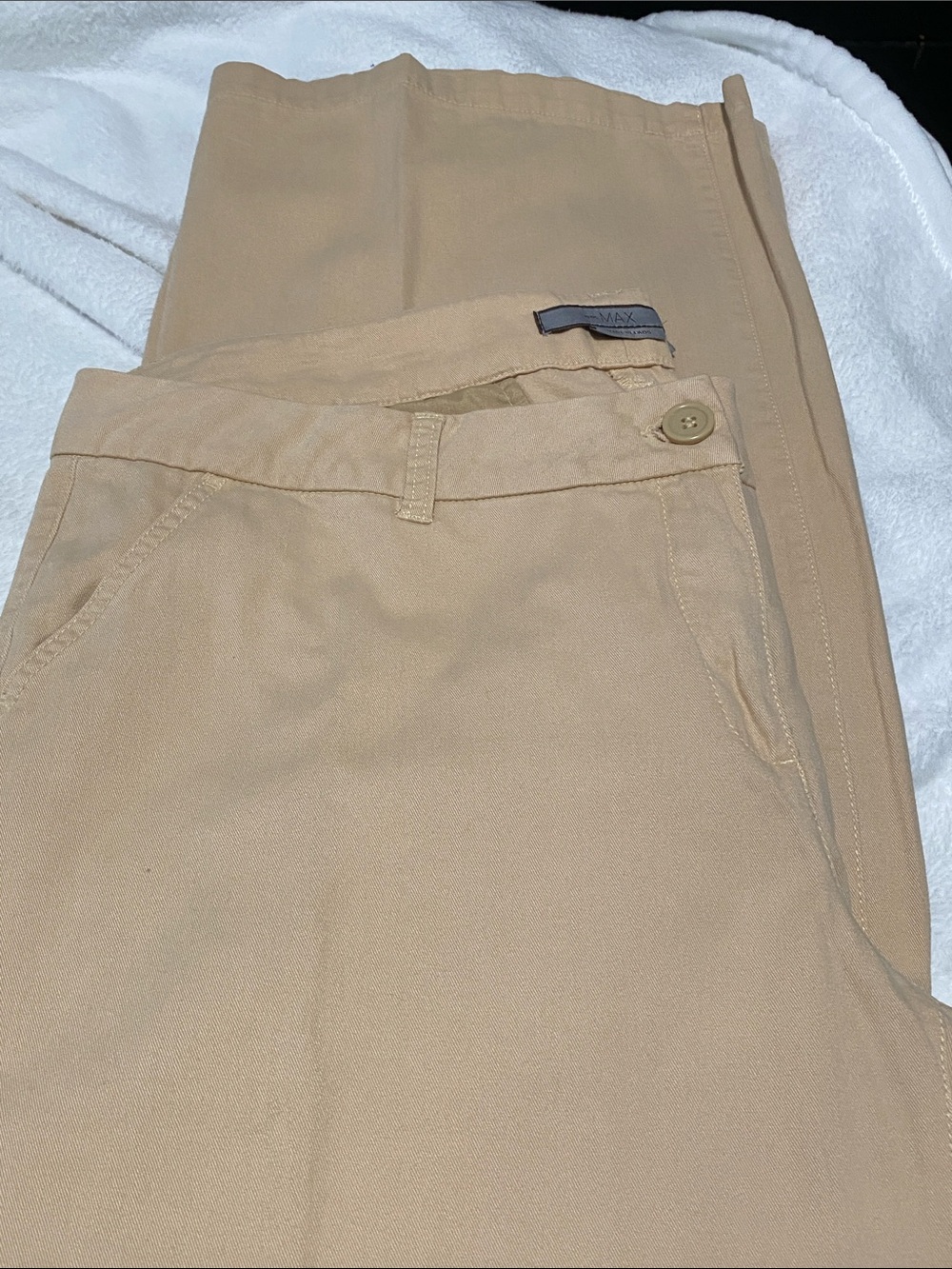 TO THE MAX Casual women’s khakis in a tan color! Size 16